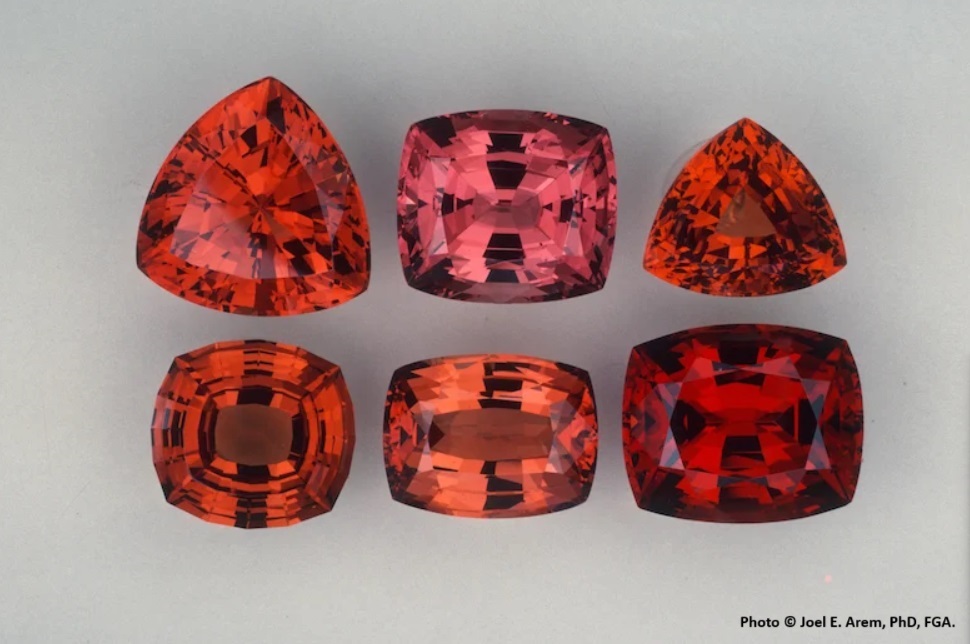Malaya garnet